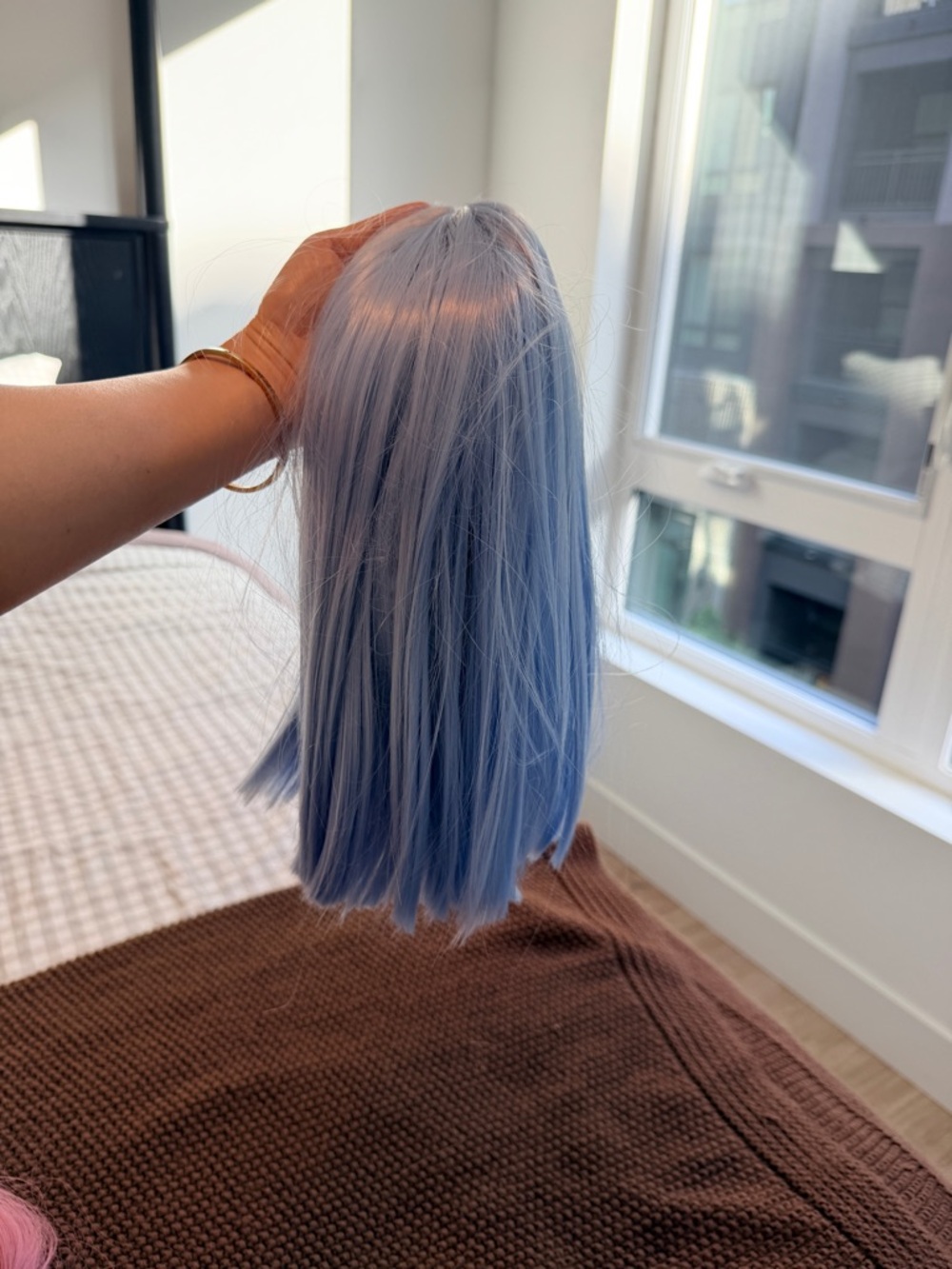 Blue and pink wig - Picture 4 of 10